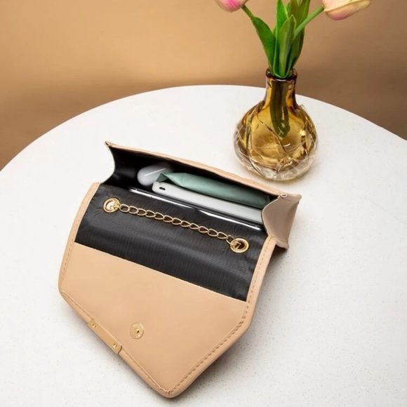 Waterproof,Lightweight,Business Casual Mini Quilted Embossed Flap Square Bag - Picture 3 of 6